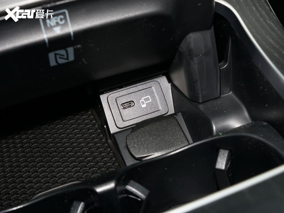 2022YE E 300 L \ӕr