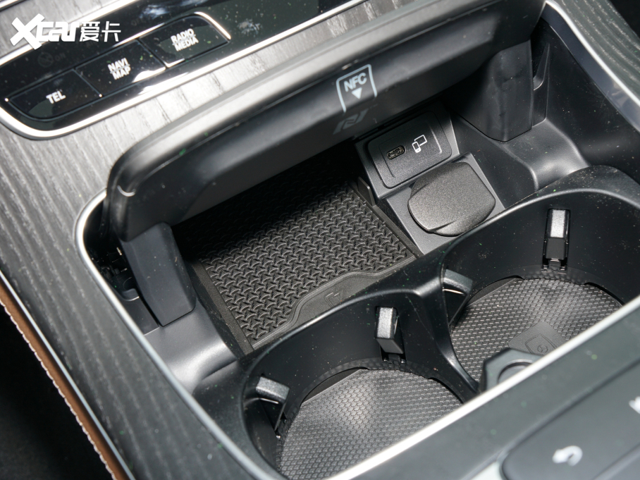 2022YE E 300 L \ӕr