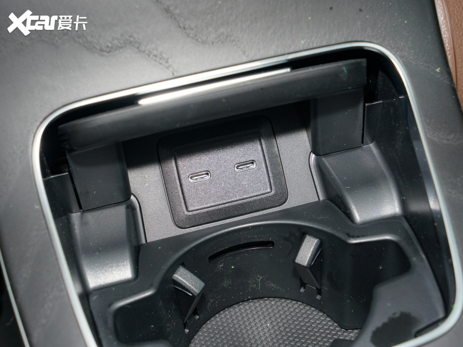 2022YE E 300 L \ӕr