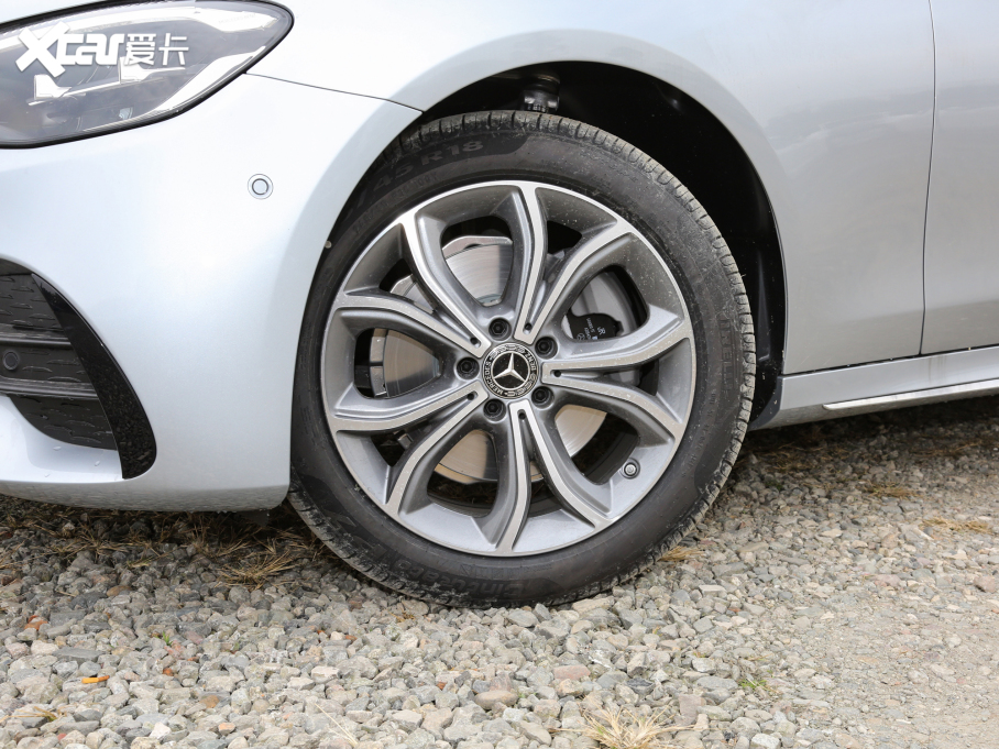 2022��YE�� �Ŀ� E 300 L �\�Ӻ��A��