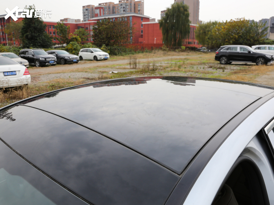 2022YE Ŀ E 300 L \(yn)ӺA