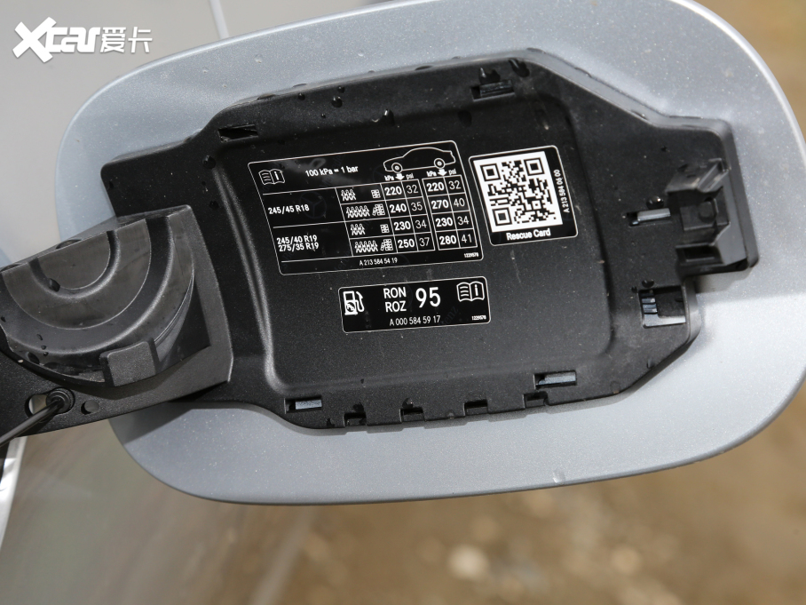 2022YE Ŀ E 300 L \ӺA