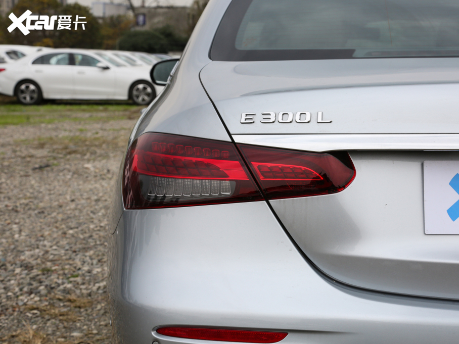 2022YE Ŀ E 300 L \ӺA