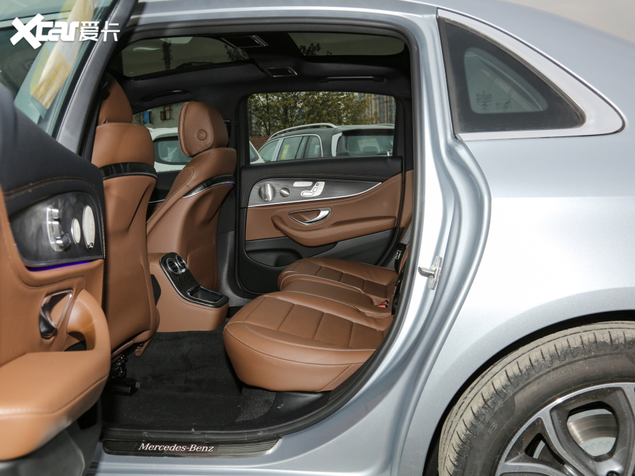 2022YE Ŀ E 300 L \ӺA