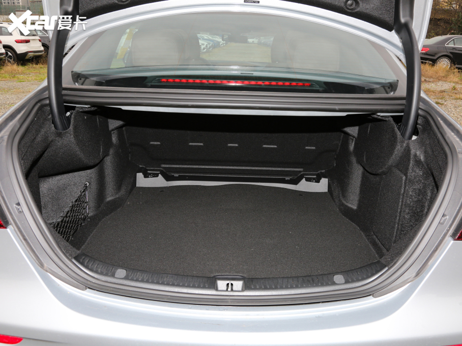 2022YE Ŀ E 300 L \ӺA