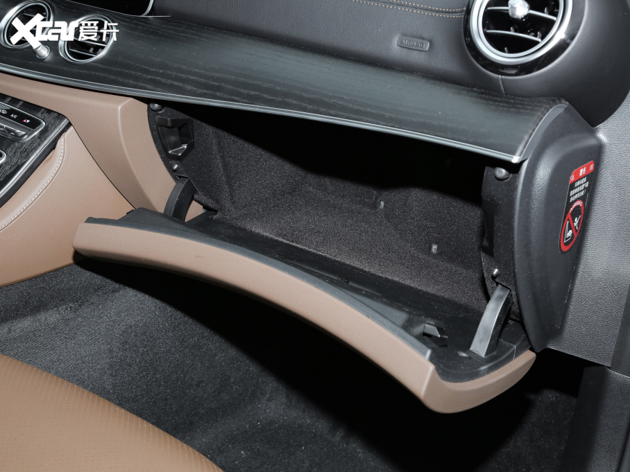 2022YE Ŀ E 300 L \ӺA