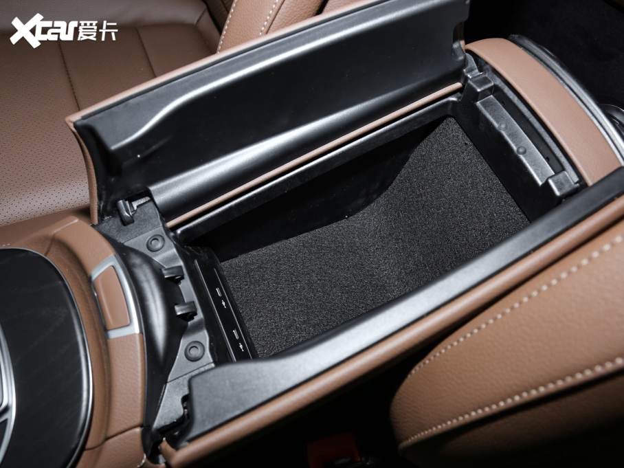 2022YE Ŀ E 300 L \ӺA