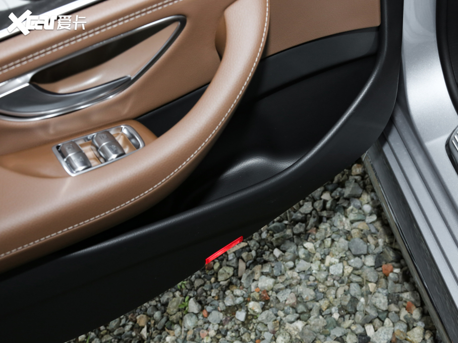 2022YE Ŀ E 300 L \ӺA