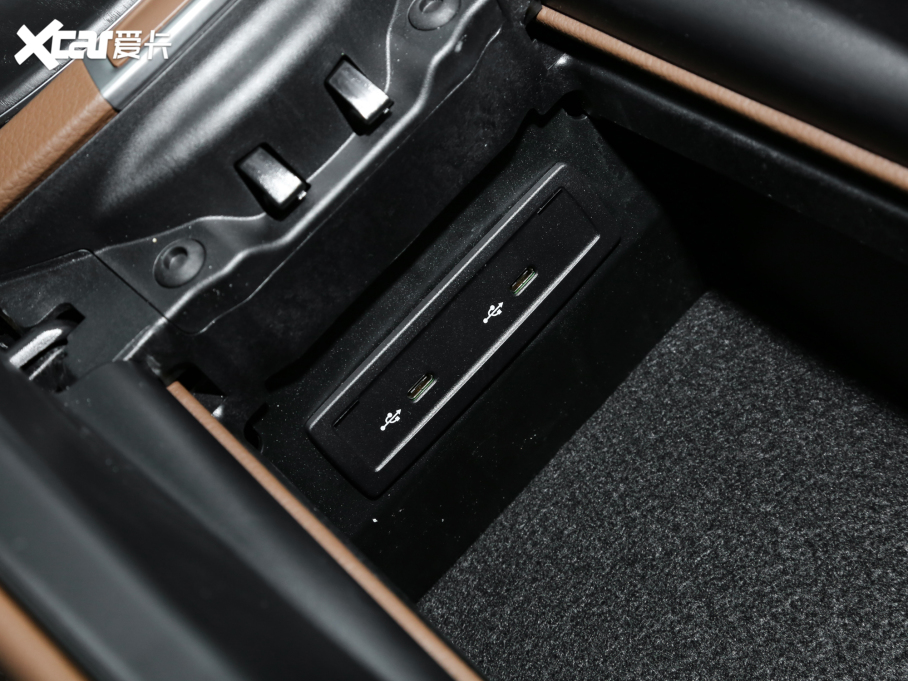 2022YE Ŀ E 300 L \ӺA