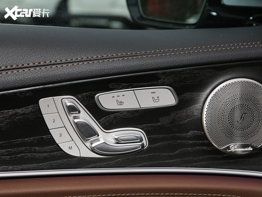 2022YE Ŀ E 300 L \ӺA