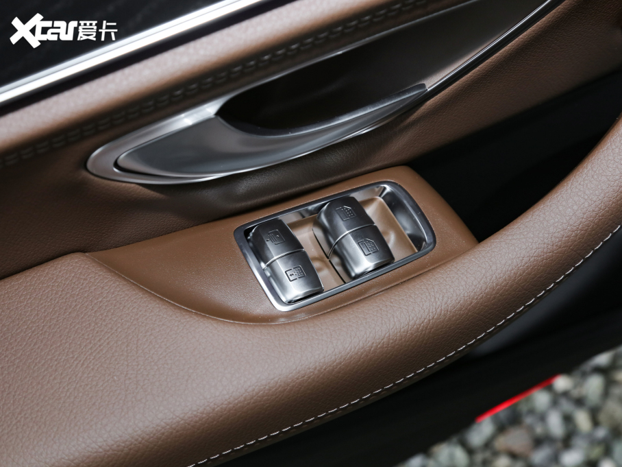 2022YE Ŀ E 300 L \ӺA