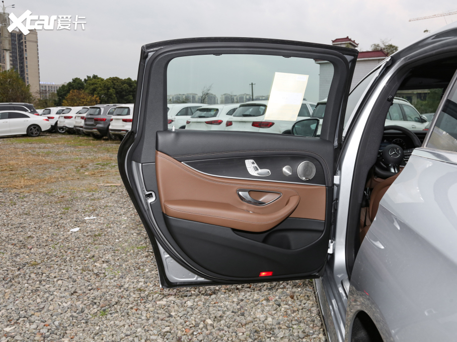 2022YE Ŀ E 300 L \ӺA