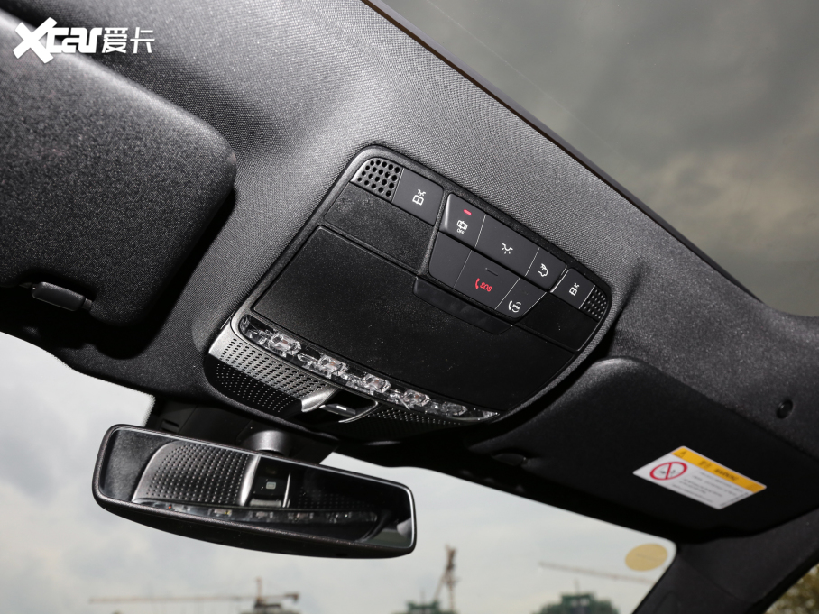 2022YE Ŀ E 300 L \ӺA