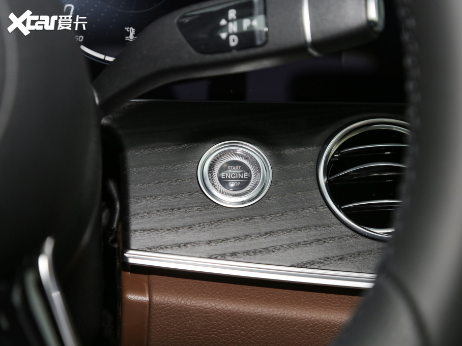 2022YE Ŀ E 300 L \ӺA