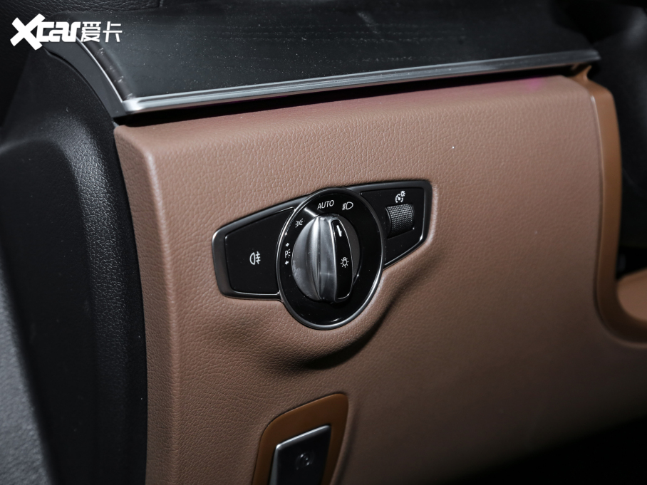 2022YE Ŀ E 300 L \ӺA