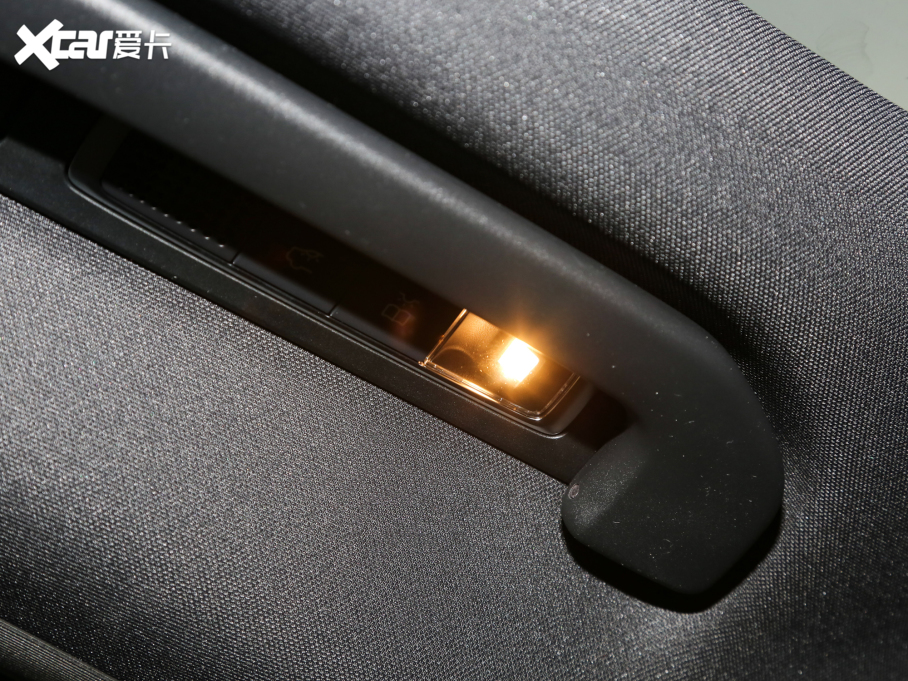 2022YE Ŀ E 300 L \ӺA