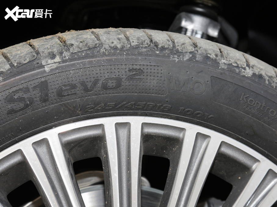 2022YE Ŀ E 300 L A