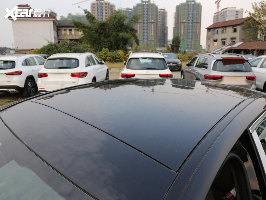 2022YE Ŀ E 300 L A