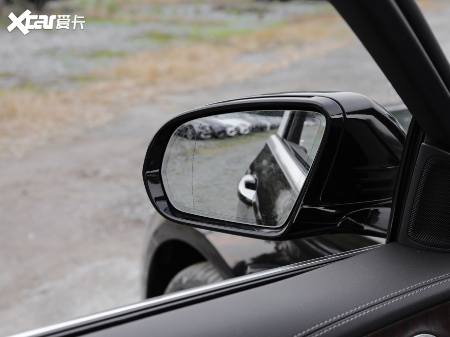 2022YE Ŀ E 300 L A