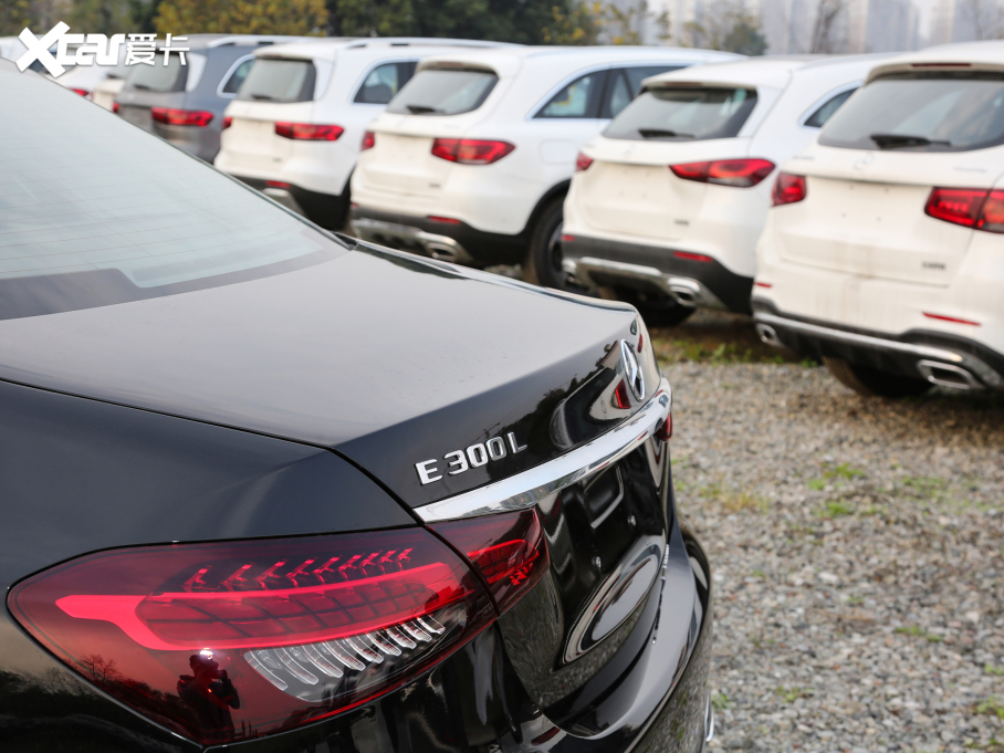 2022YE Ŀ E 300 L A