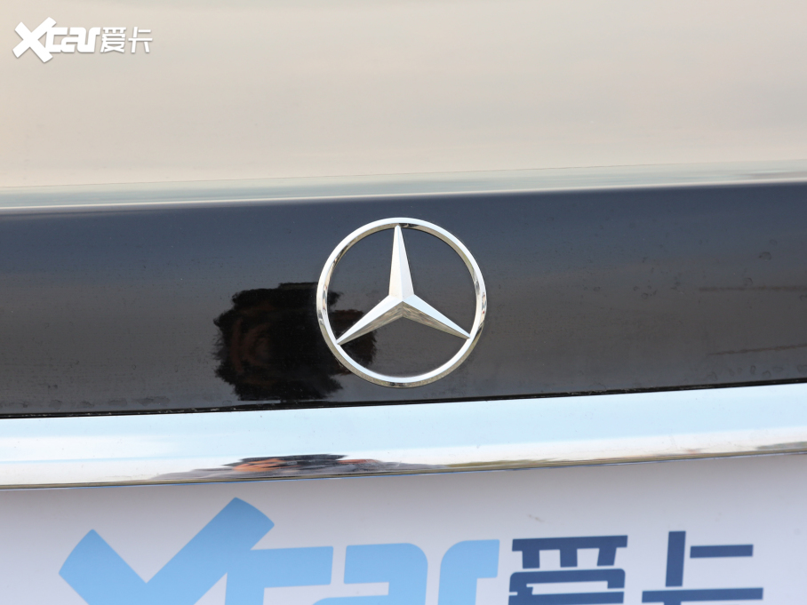 2022YE Ŀ E 300 L A