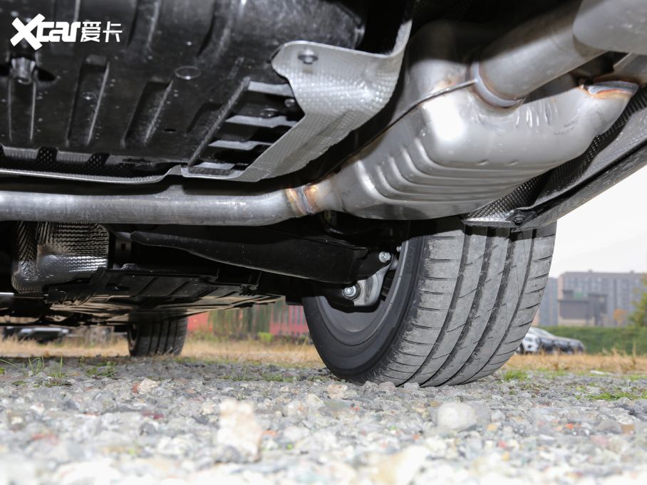 2022YE Ŀ E 300 L A