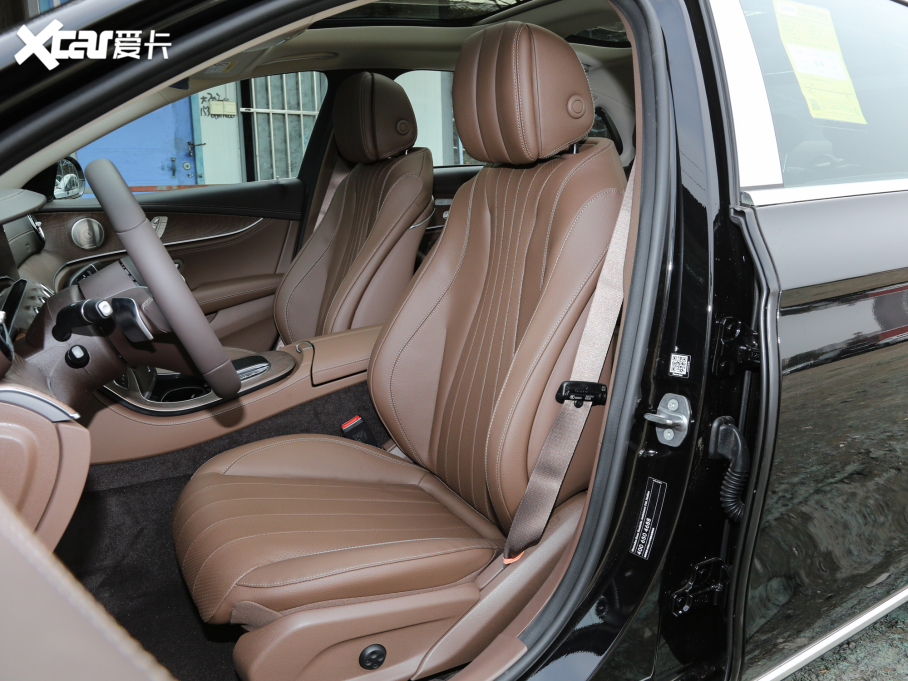 2022YE Ŀ E 300 L A