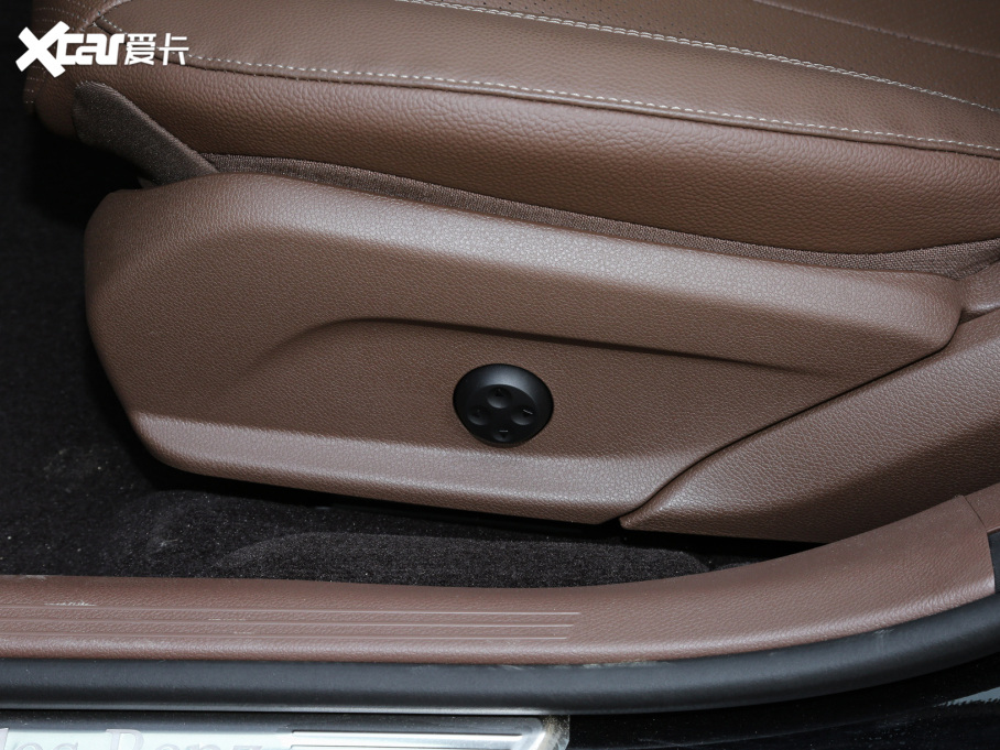 2022YE Ŀ E 300 L A