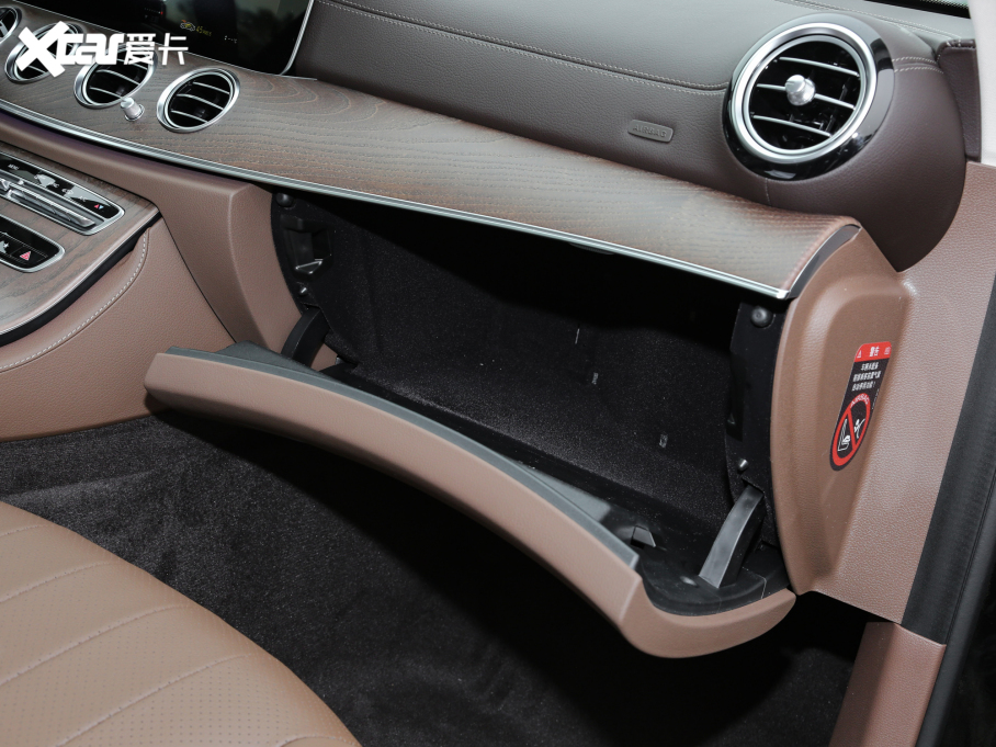 2022YE Ŀ E 300 L A