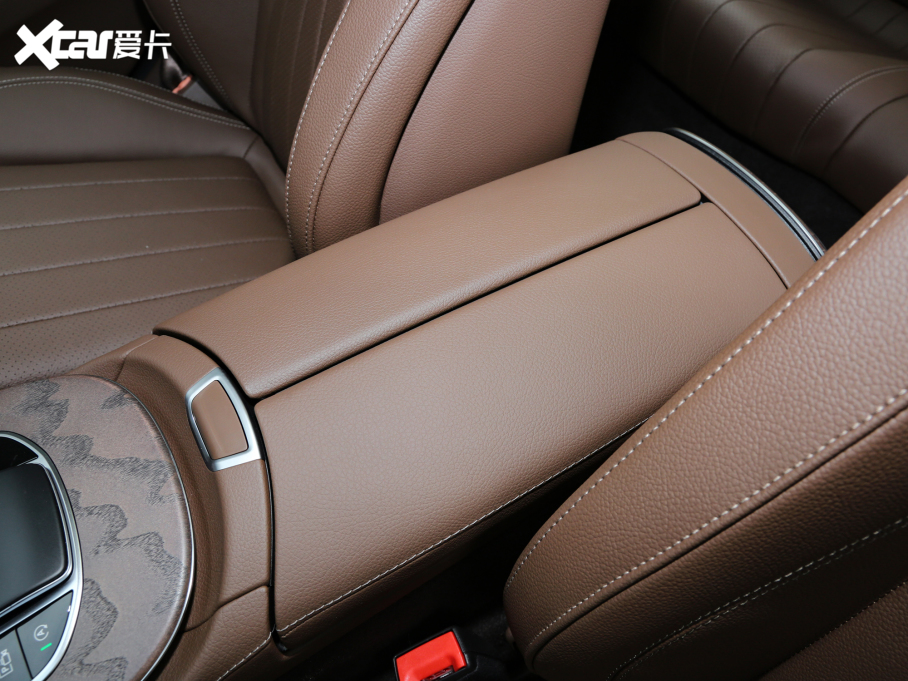 2022YE Ŀ E 300 L A