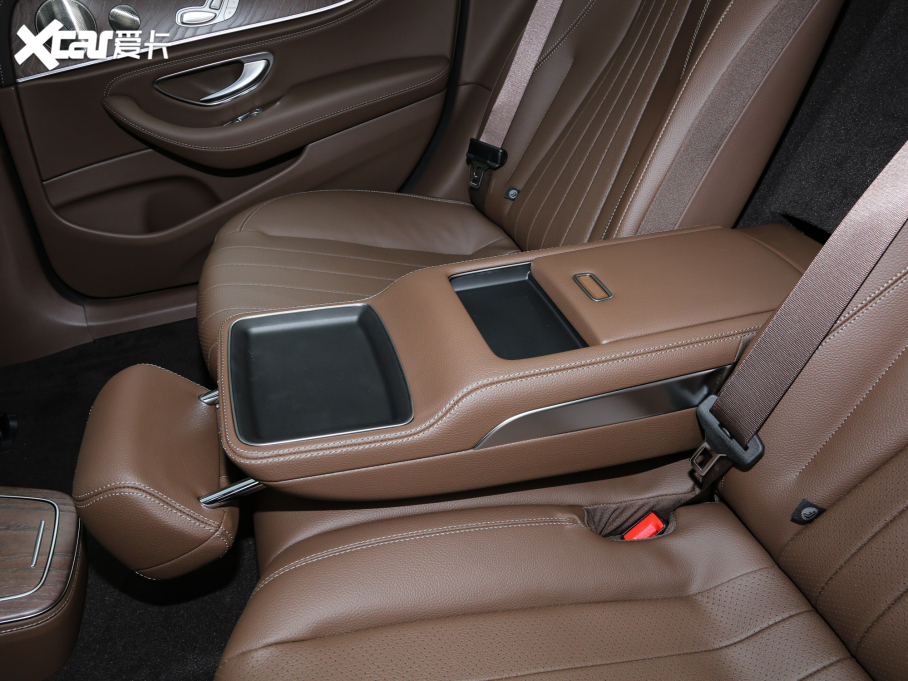 2022YE Ŀ E 300 L A