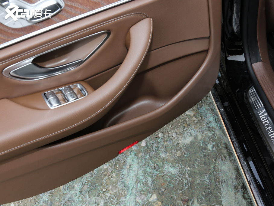 2022YE Ŀ E 300 L A