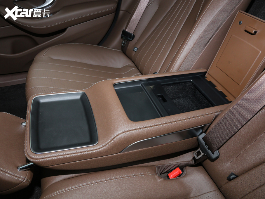 2022YE Ŀ E 300 L A