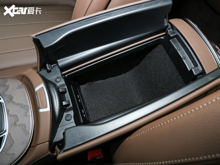 2022YE Ŀ E 300 L A