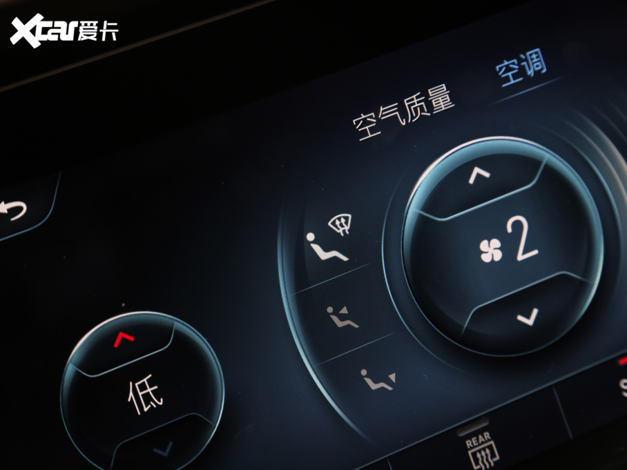 2022YE Ŀ E 300 L A