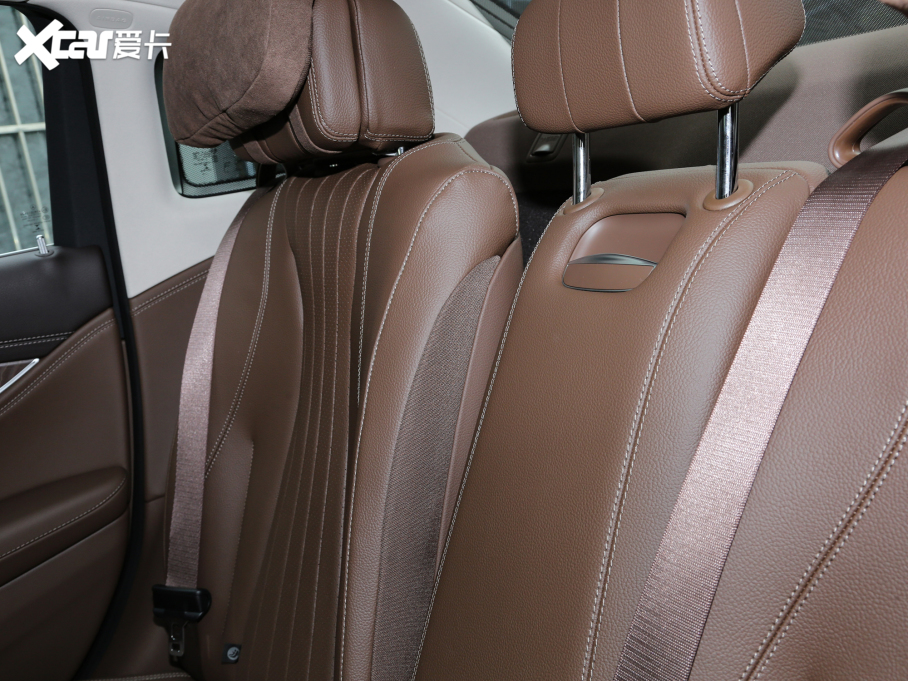 2022YE Ŀ E 300 L A