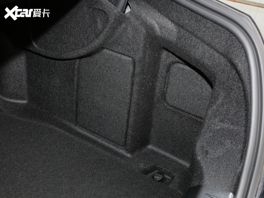 2022YE Ŀ E 300 L A