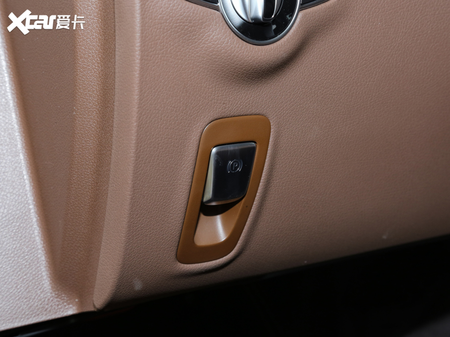 2022YE Ŀ E 300 L A