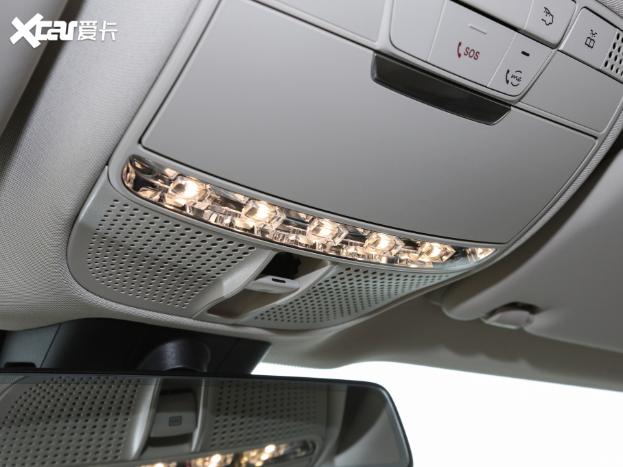 2022YE Ŀ E 300 L A