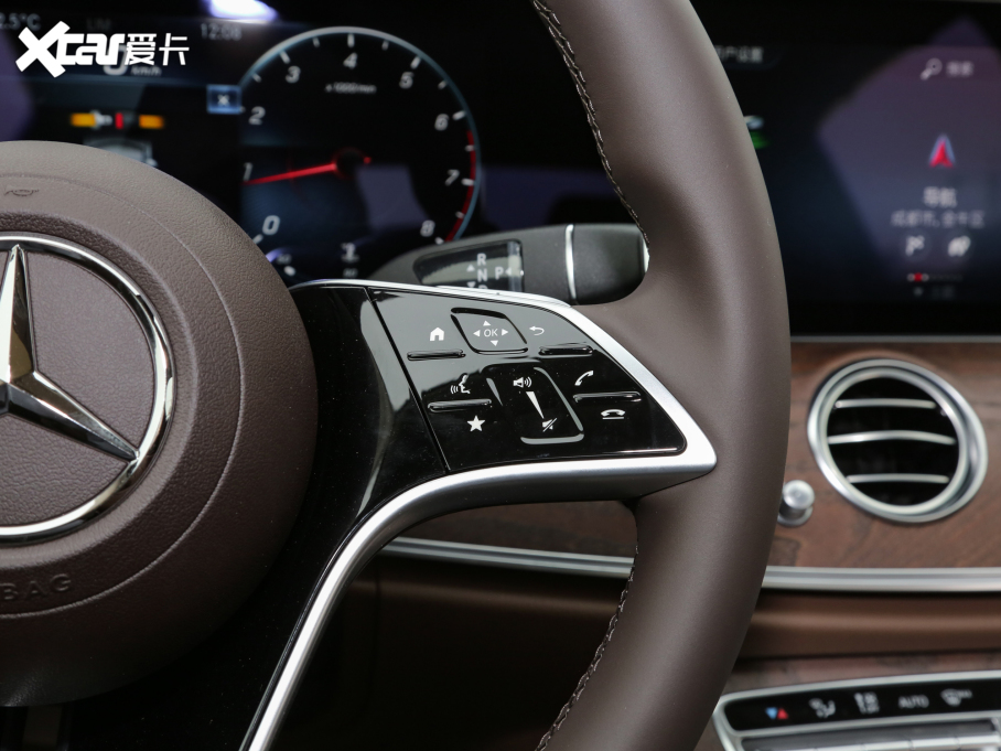 2022YE Ŀ E 300 L A