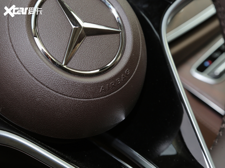 2022YE Ŀ E 300 L A