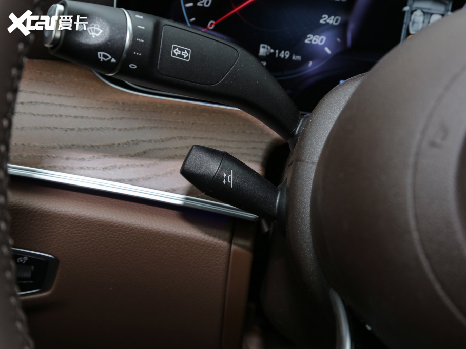 2022YE Ŀ E 300 L A