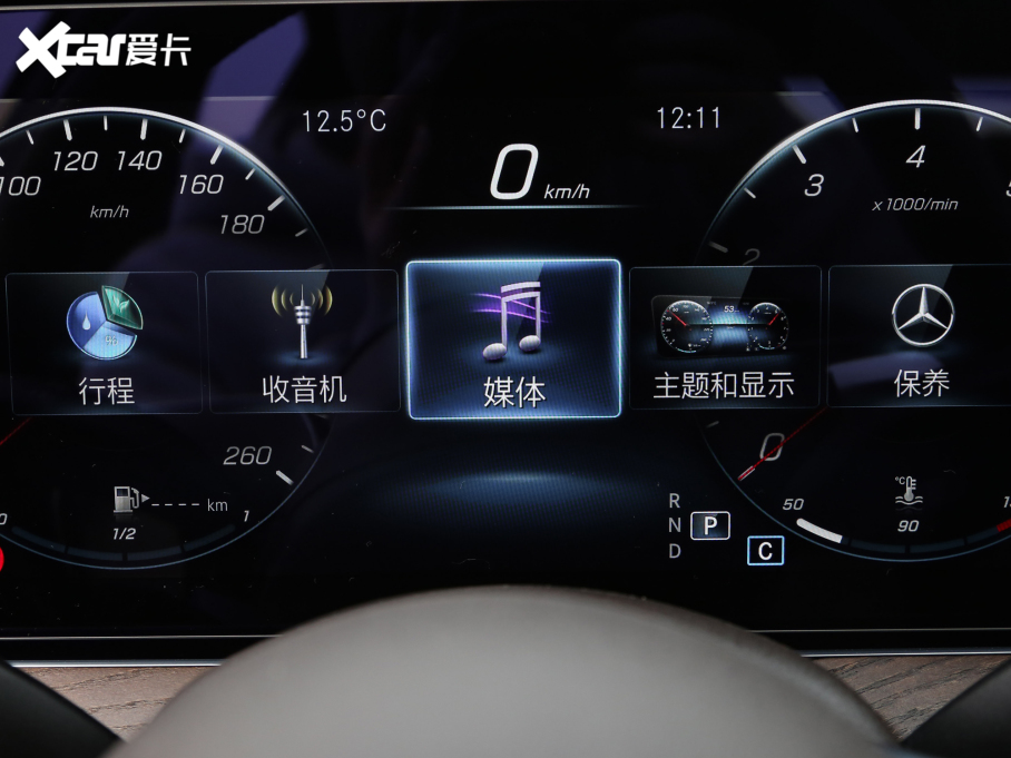 2022YE Ŀ E 300 L A