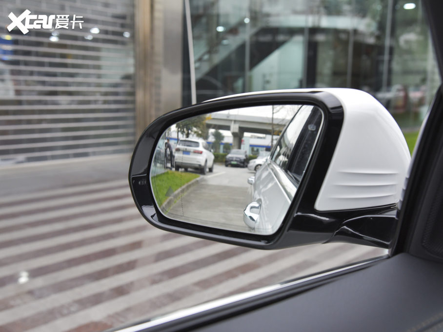 2022YE Ŀ E 300 L \F