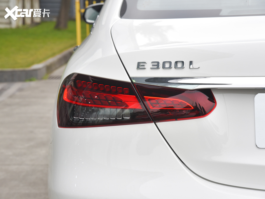 2022YE Ŀ E 300 L \F