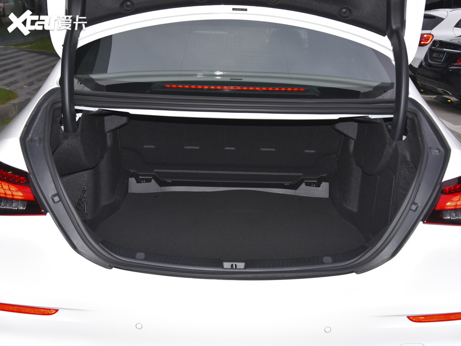 2022YE Ŀ E 300 L \F