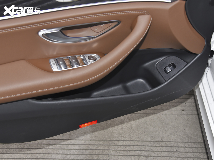 2022YE Ŀ E 300 L \F