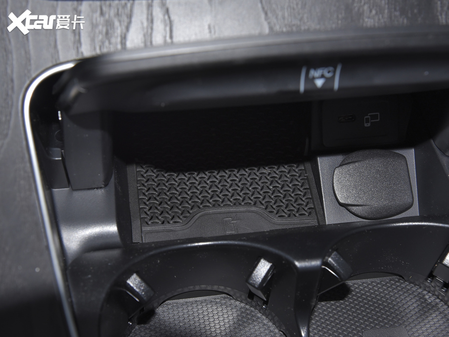 2022YE Ŀ E 300 L \F