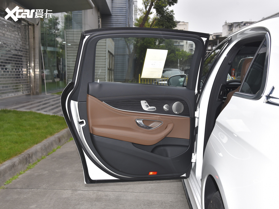 2022YE Ŀ E 300 L \F