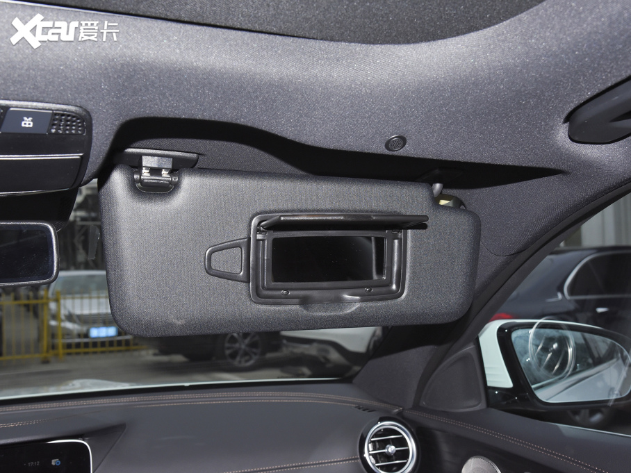 2022YE Ŀ E 300 L \F